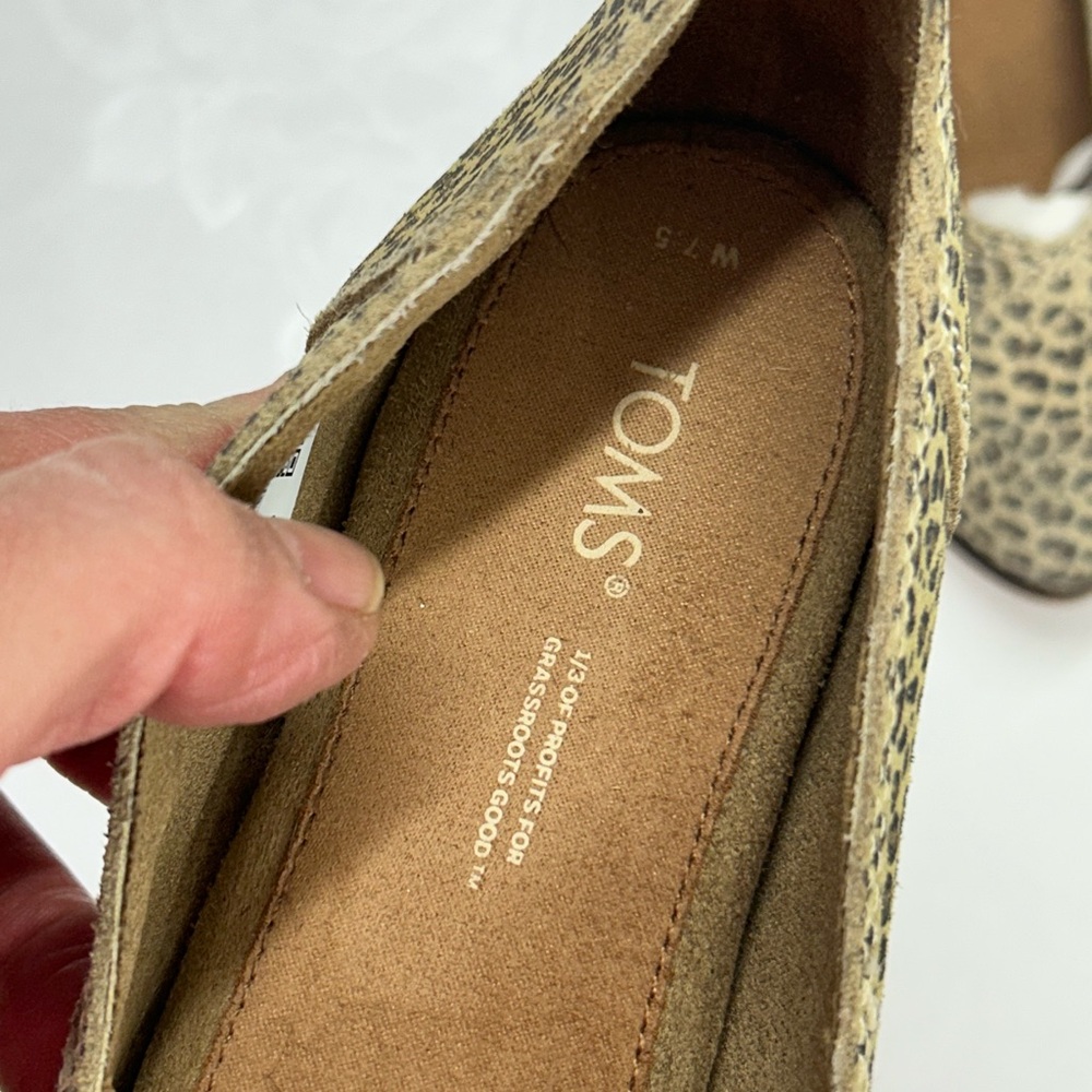 TOMS Cheetah Print Women's Loafers - Picture 3 of 6